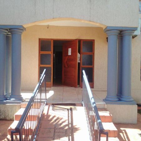 Tshedza Guest Lodge Louis Trichardt Exterior photo