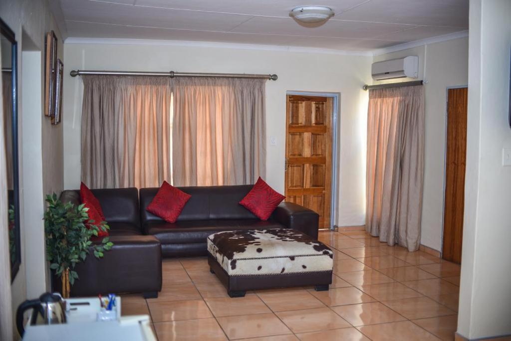Tshedza Guest Lodge Louis Trichardt Exterior photo